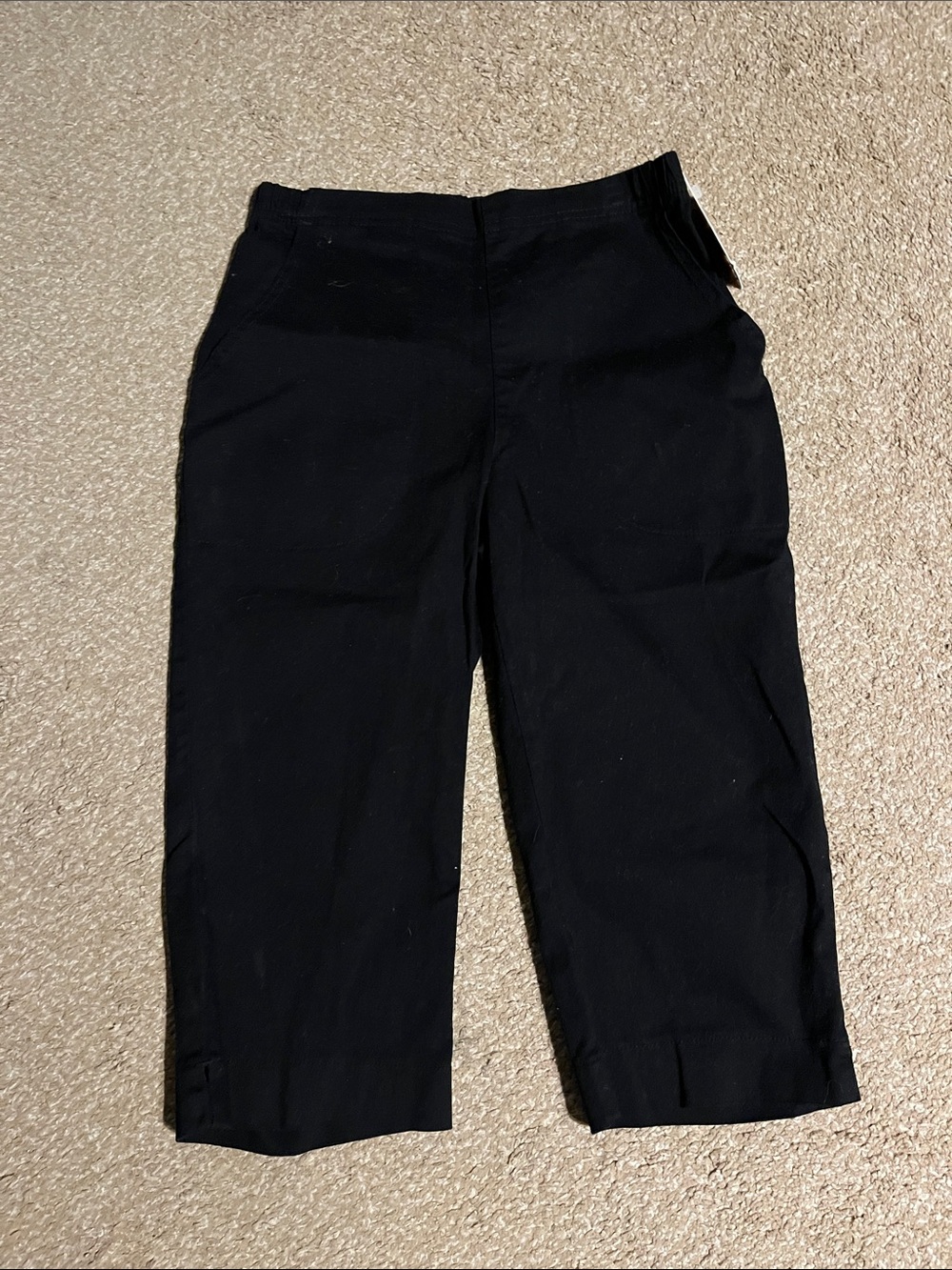 Women’s Black Stretch Capri Pants NWT 8 petite